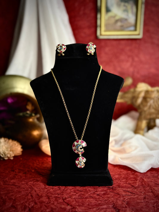 Royal Crescent Pendant Set